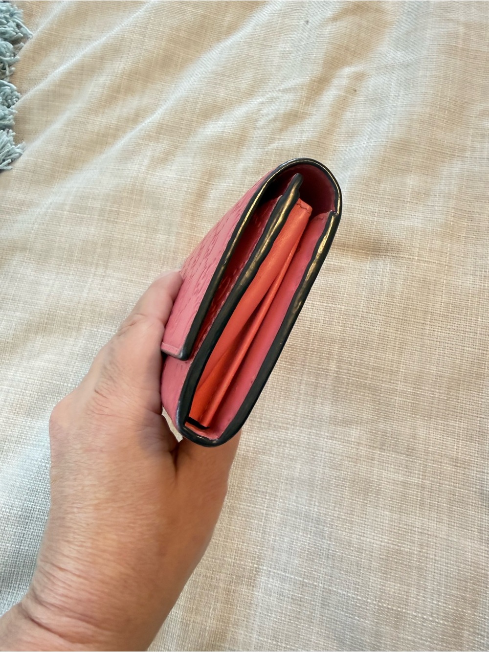 Gucci Pink Signature Embossed Leather Wallet - Picture 4 of 5